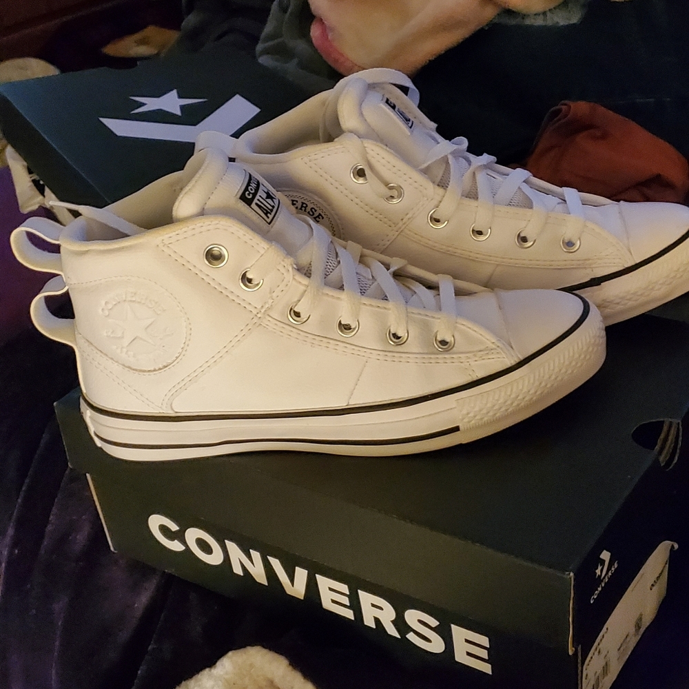 Converse - Picture 3 of 3